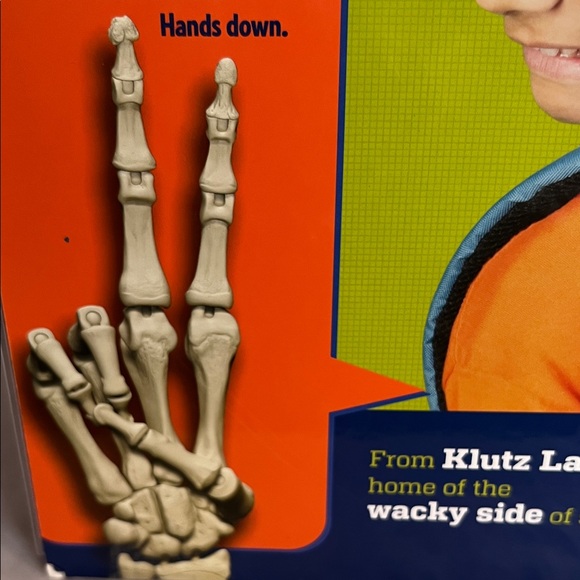 Klutz The Hand Book - Build a Skeleton Hand Kit - Picture 5 of 14